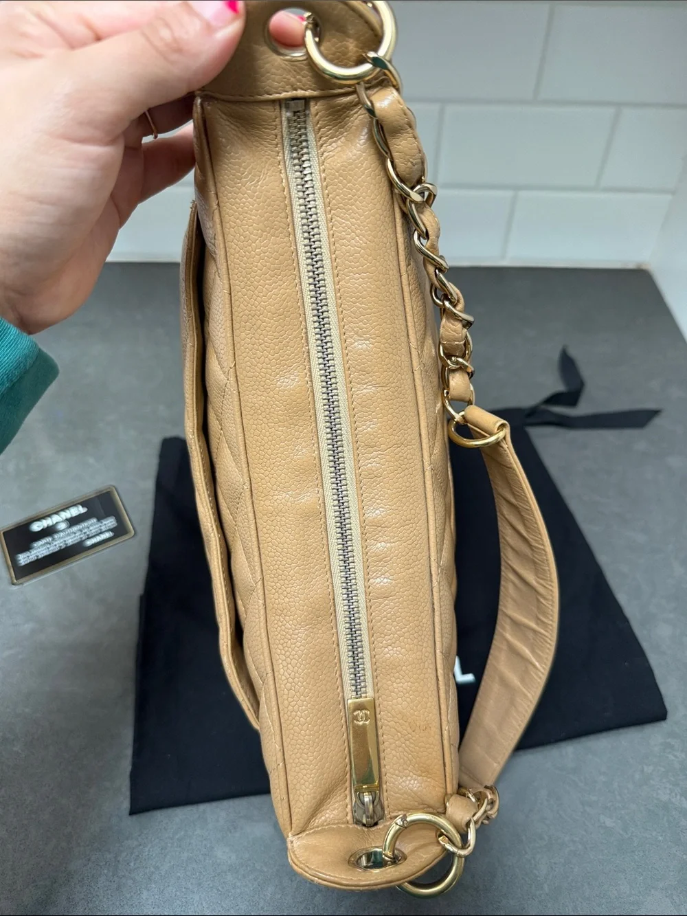 ❌sold❌CHANEL Caviar Beige Leather Hobo Bag Gold Hardware - Picture 5 of 14